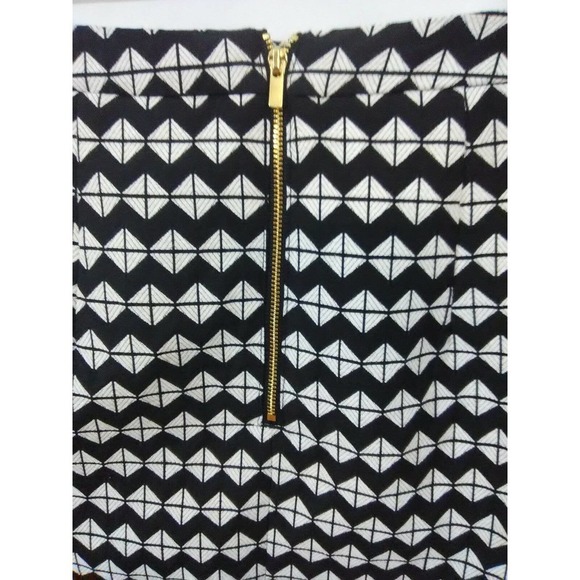 H&M Black White Asymmetrical Career Work Skirt 8 - Picture 4 of 6